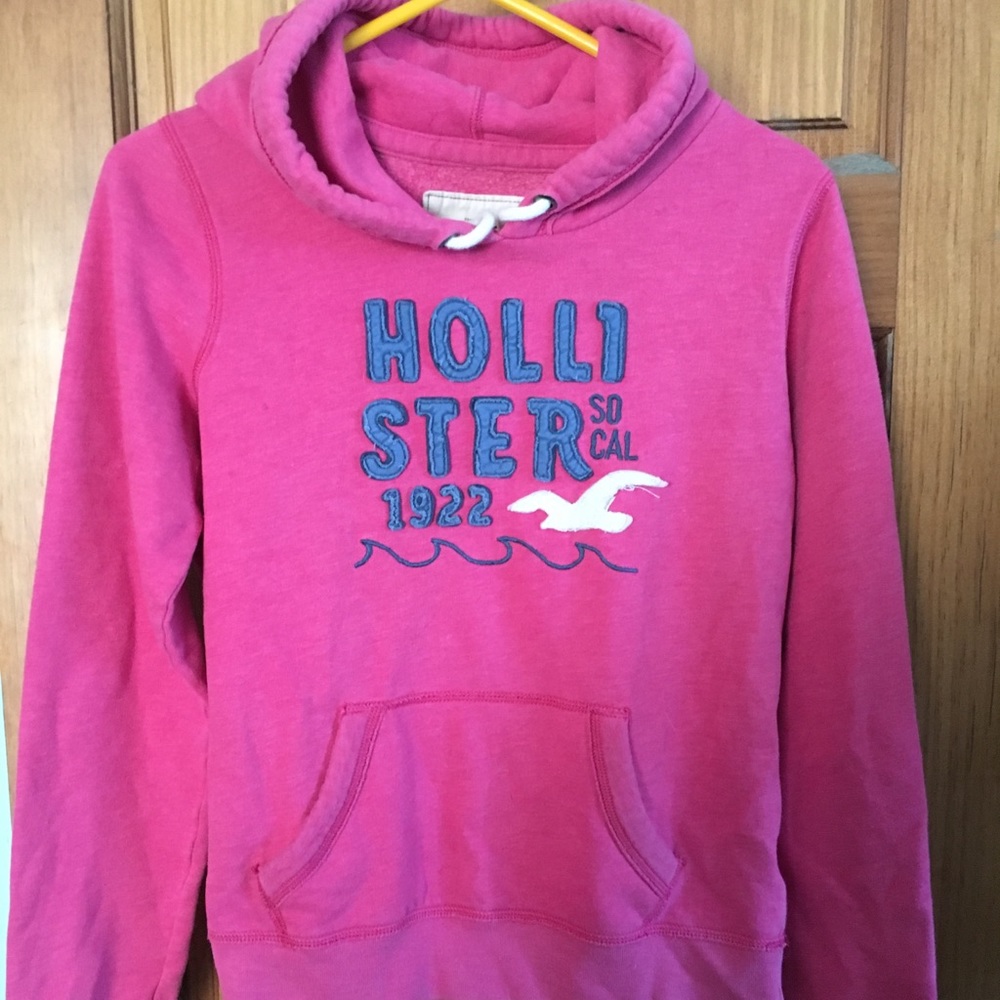 Hollister hoodie in pink, like new, so soft